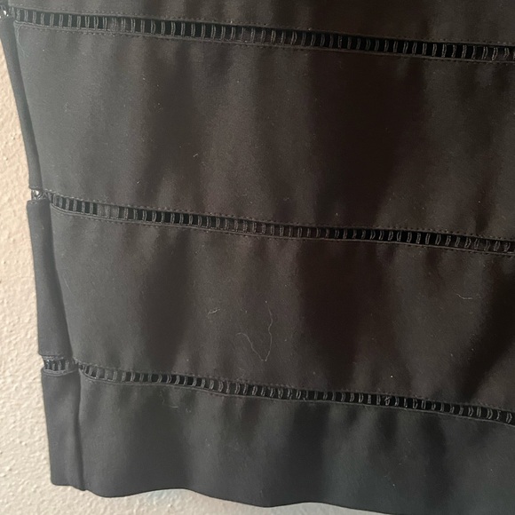 GILI Black Pencil Skirt with detail at hem line, lined Size 18W - Picture 2 of 6